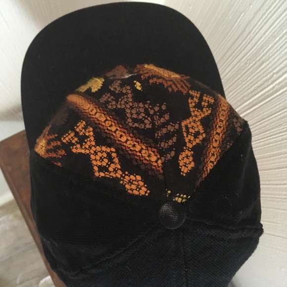 $69 Collective Consciousness 3Bal-SKAT8 tribal knit flat bill hat Snap Back - Picture 7 of 9